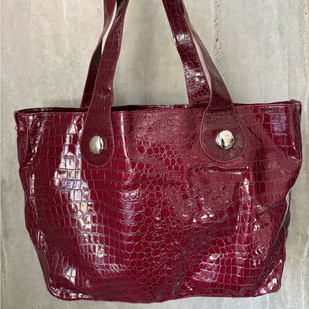 minimalist cherry red tote